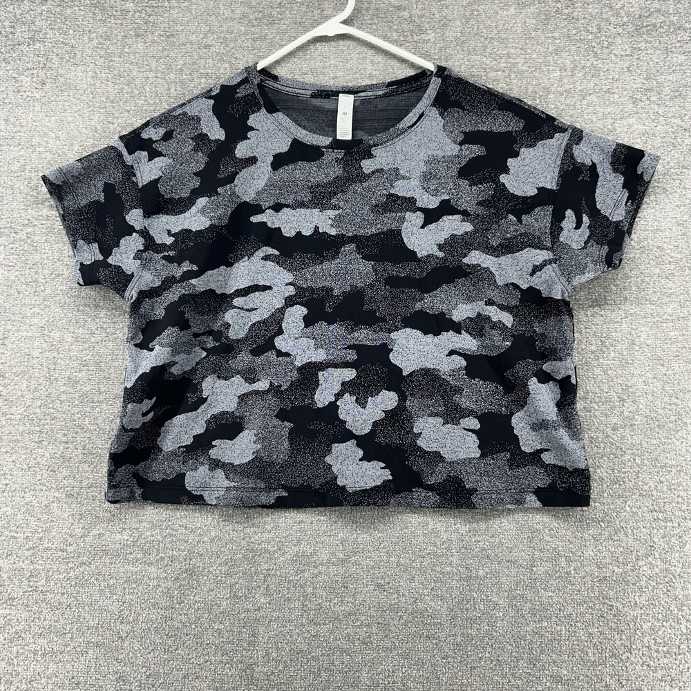 Lululemon Cates Cropped Women Size 6 Black Camouflage Activewear